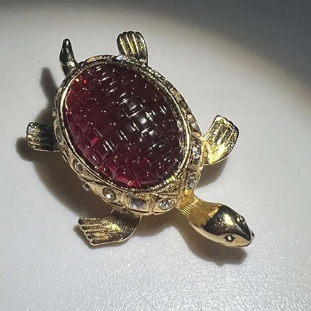 Elegant Gold tone with carved Red stone & Rhinestones Tiny Turtle Brooch